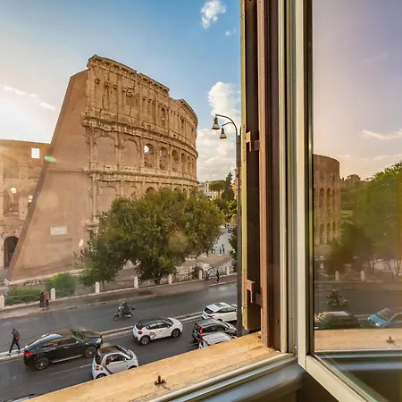 Iconic Apartment With Unique Colosseum View Rome Exterior photo