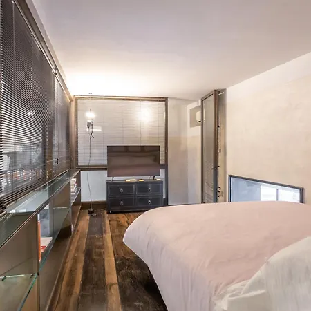 Iconic Apartment With Unique Colosseum View Rome Exterior photo